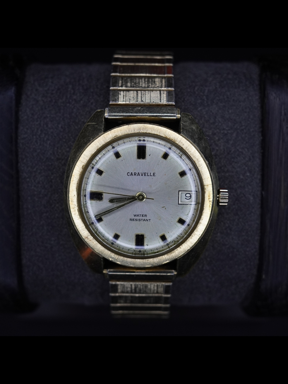 Vintage 1974 Caravelle 17J Mens Manual Wind Gold Toned & Working Wristwatch